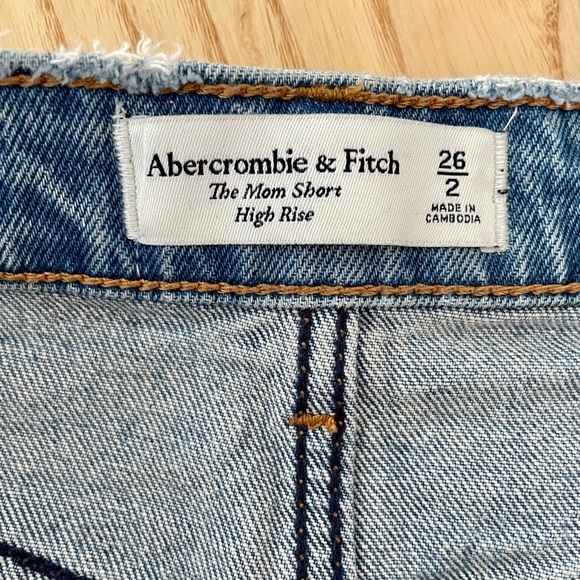 Abercrombie & Fitch High Rise Mom Short in size 26 - Picture 3 of 3